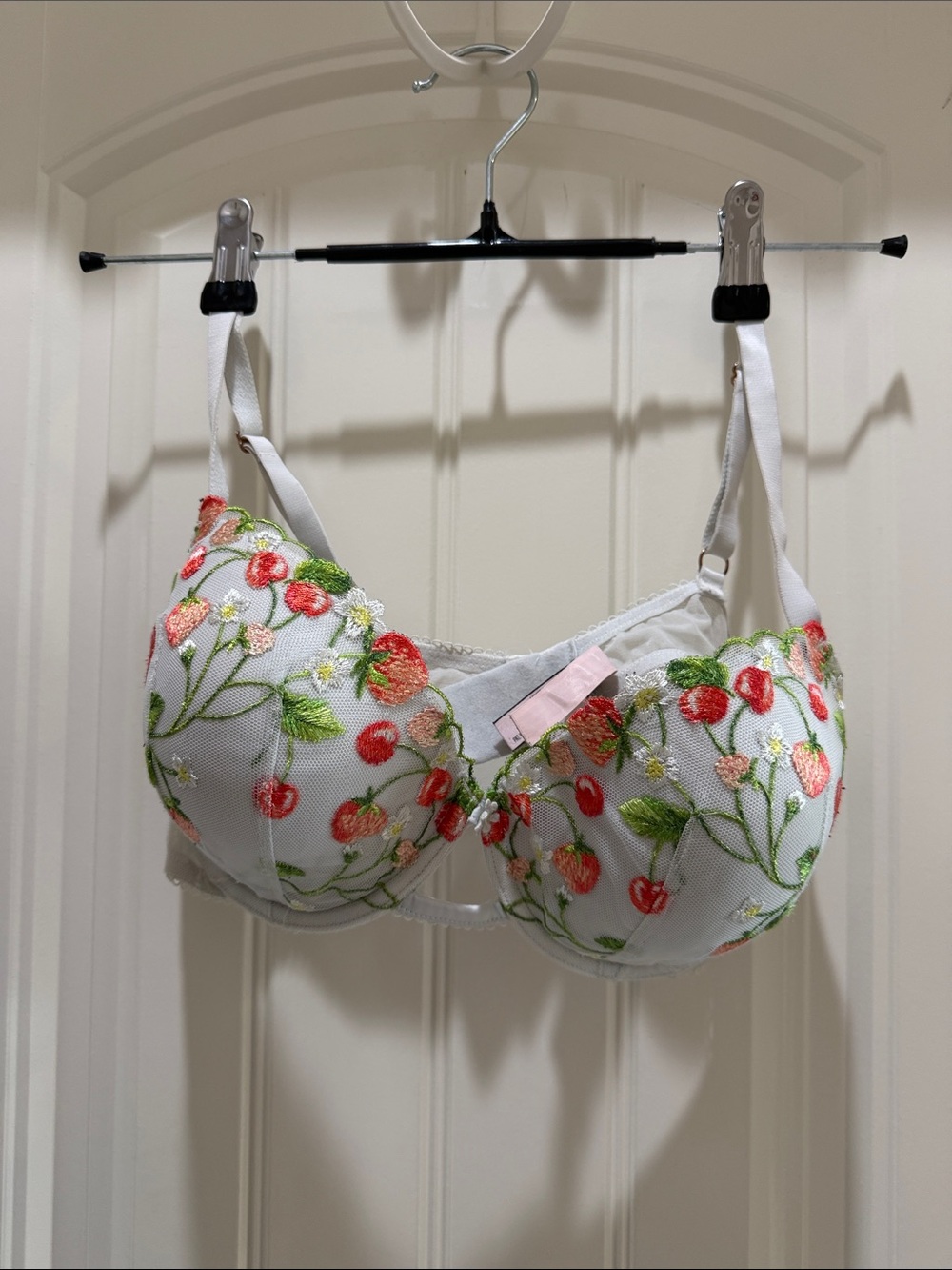 Victoria's Secret White Embroidered Cherry Print Underwire Bra 34 DD